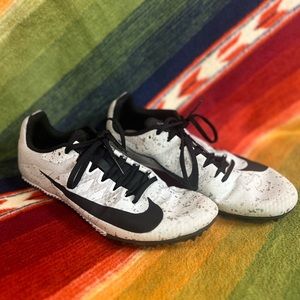 Nike track shoes with spikes